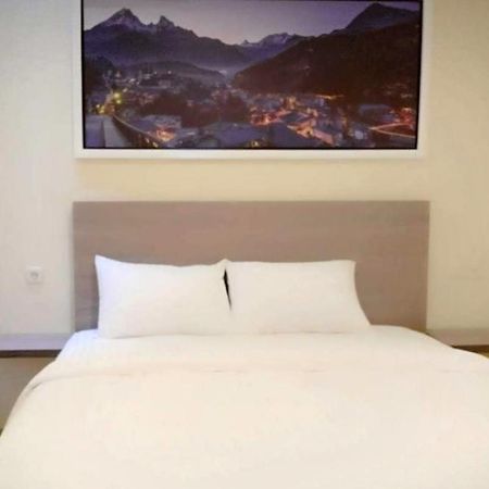 Twospaces Living At Maximus Inn Palembang Extérieur photo